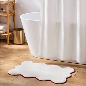 NWT Threshold Cream and Red Scalloped Bath mat